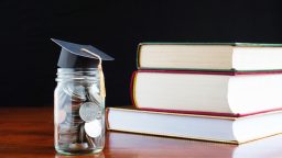 Top 5 cărți de educație financiară esențiale